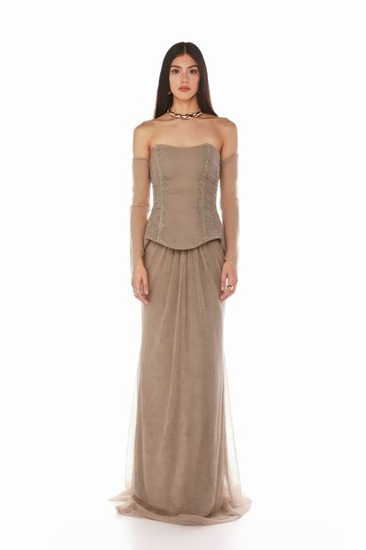 Robe de soirée en dentelle à basque en vison